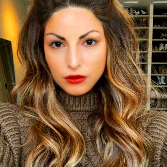 Meet your Posher, Sionnann - Picture 1 of 1